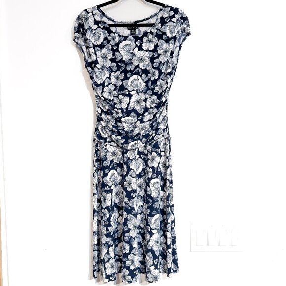En Focus Studio Drop Waist Flowy Midi Floral Dress White Navy Women's Size 10 - Picture 1 of 9